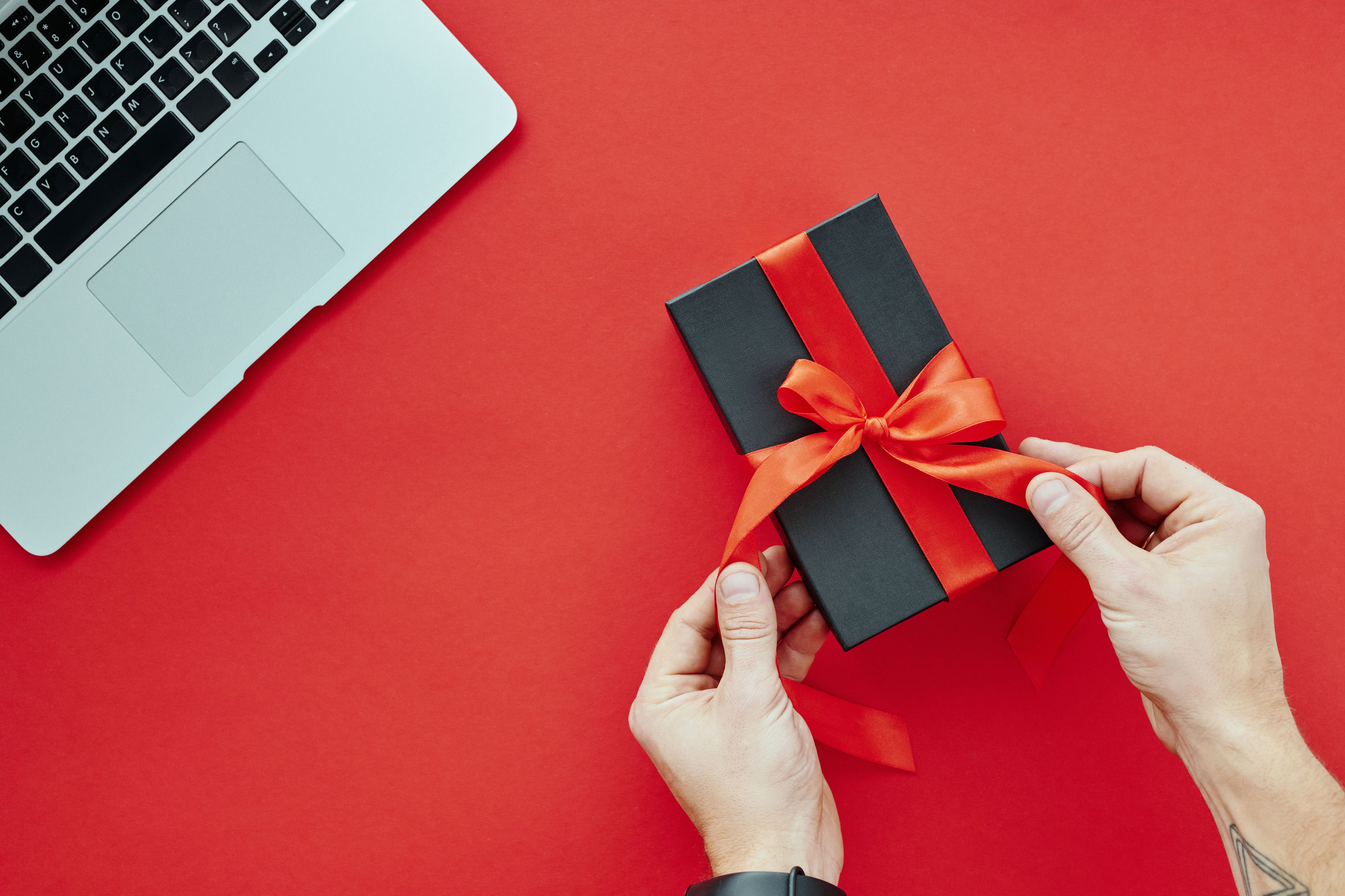Oryginalny prezent dla szefa na Dzień Szefa – voucher Flyspot.